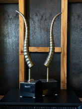 Load image into Gallery viewer, Sculpture Antler Brass Pair