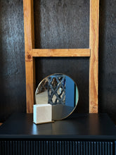 Load image into Gallery viewer, Mirror Marble Stand