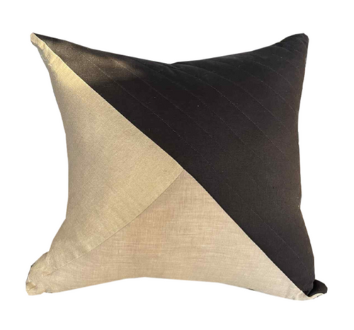 Cushion Segitiga Gold